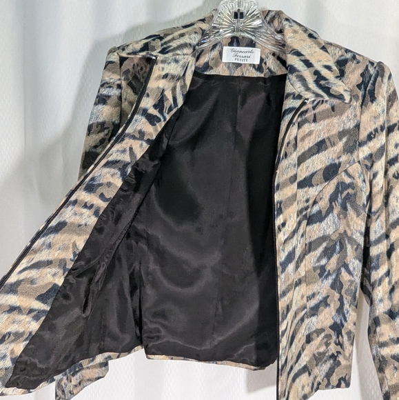 Giancarlo Ferrari Petite Women's Zip-Front Abstract Animal Print Jacket,Multi, 8 - Picture 9 of 13